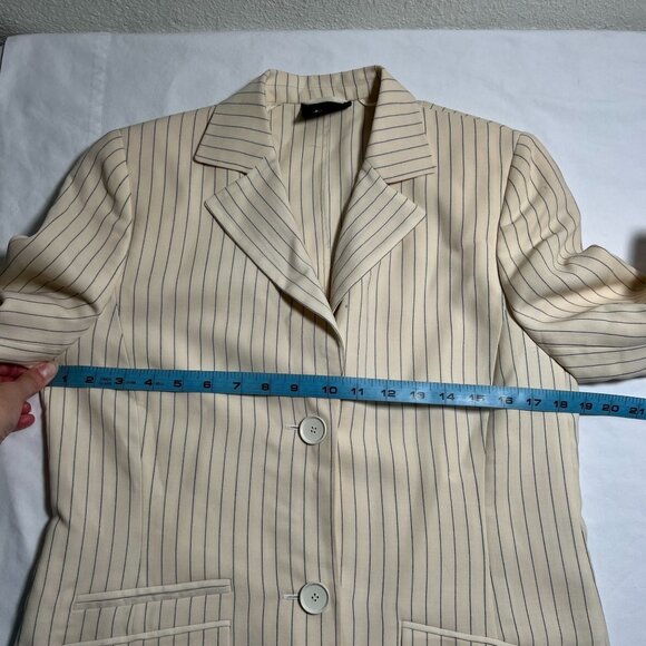Akris Wool Blend Pinstripe 2-Button Blazer Ivory Cream Black Classic Size 10 - Picture 8 of 16